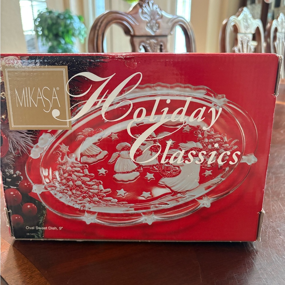 Mikasa Holiday Classics Oval Dish - Festive Red and Gold